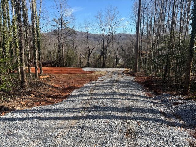 82 Overlook Drive W, Marion, NC 28752