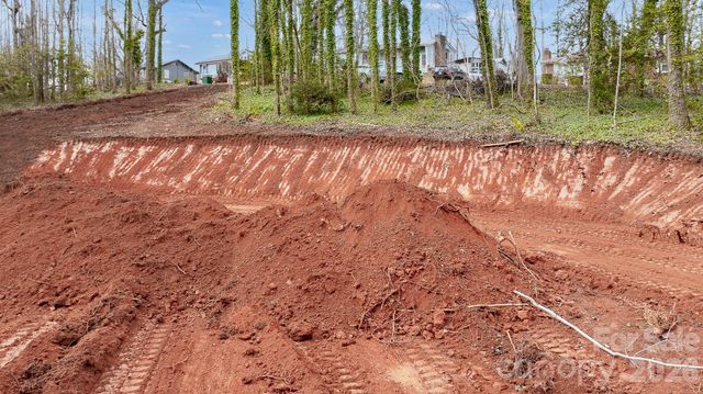 82 Overlook Drive W, Marion, NC 28752