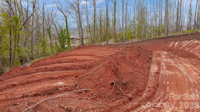 82 Overlook Drive W, Marion, NC 28752