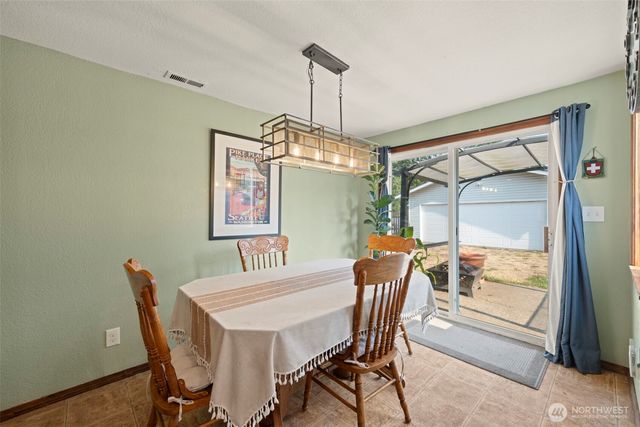 222 SW 305th Street, Federal Way, WA 98023