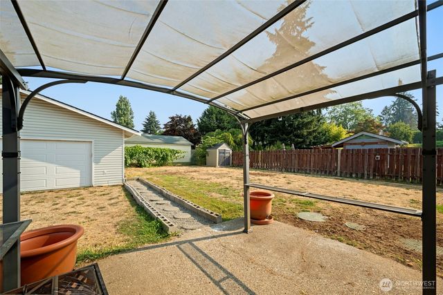 222 SW 305th Street, Federal Way, WA 98023