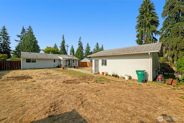 222 SW 305th Street, Federal Way, WA 98023