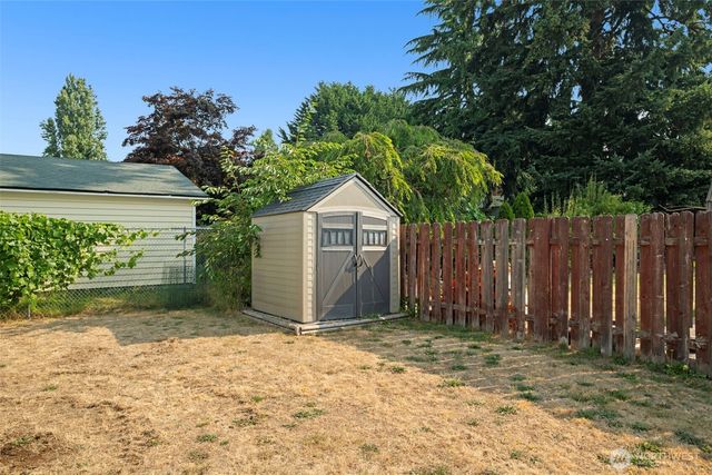 222 SW 305th Street, Federal Way, WA 98023