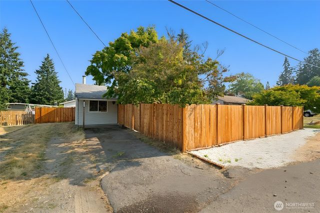222 SW 305th Street, Federal Way, WA 98023
