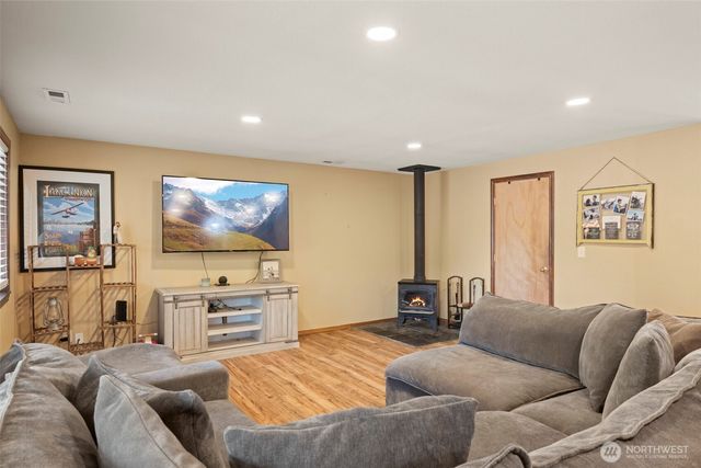 222 SW 305th Street, Federal Way, WA 98023