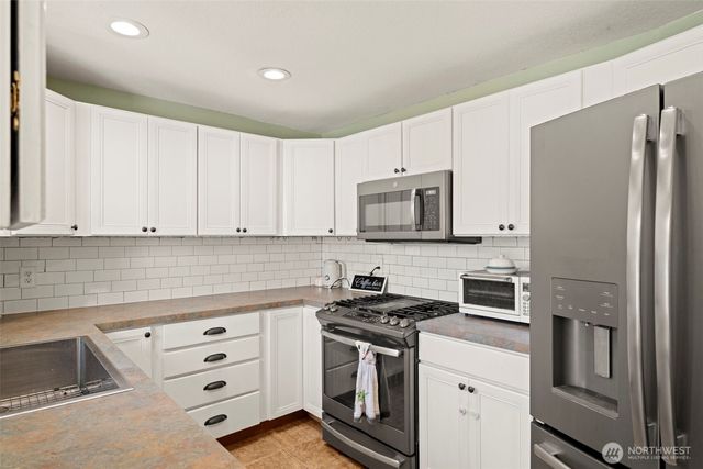 222 SW 305th Street, Federal Way, WA 98023