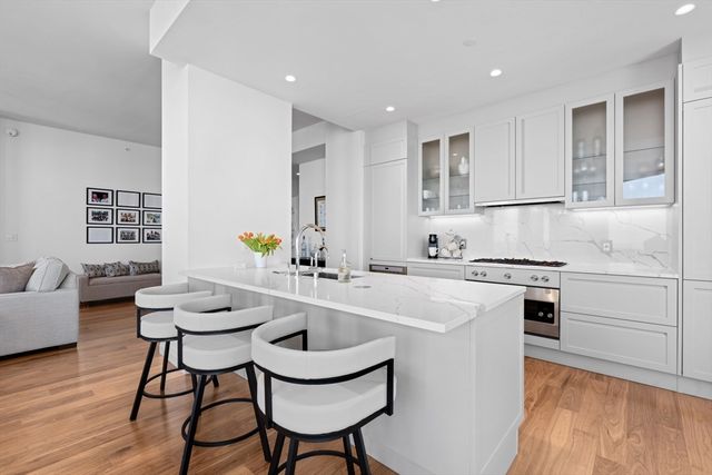 110 Sudbury 4305, Boston, MA 02114