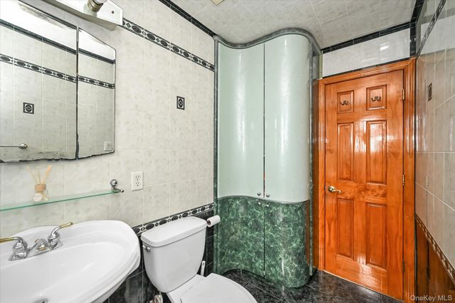15052 76th Road, Kew Garden Hills, NY 11367