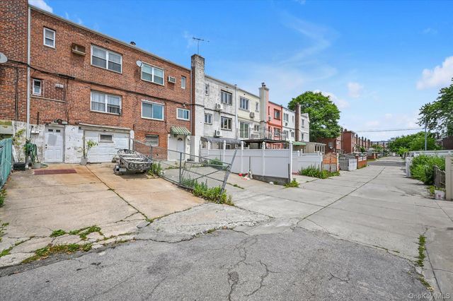 15052 76th Road, Kew Garden Hills, NY 11367