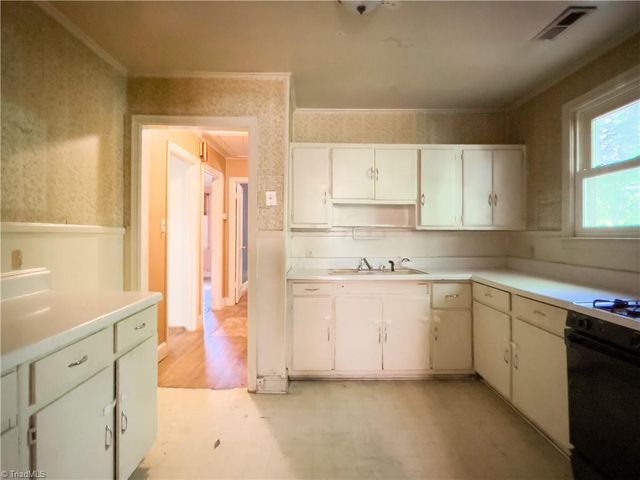 2755 Konnoak Drive, Winston-salem, NC 27127