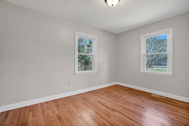 6047 Sc-165, Ravenel, SC 29470