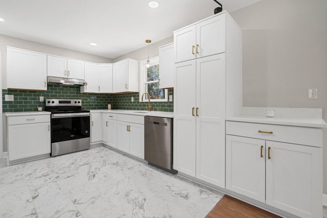 6047 Sc-165, Ravenel, SC 29470