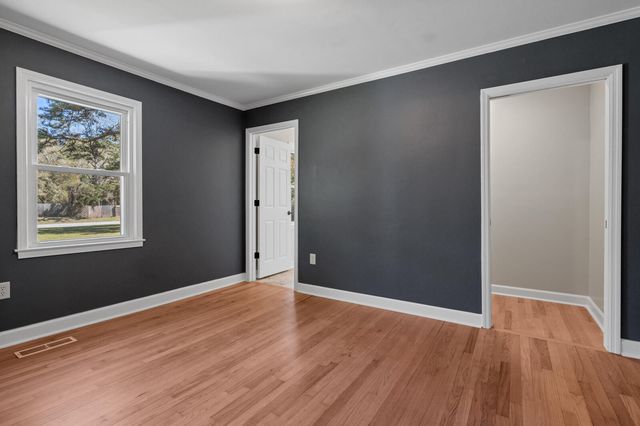 6047 Sc-165, Ravenel, SC 29470