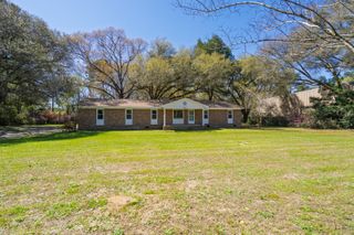 6047 Sc-165, Ravenel, SC 29470