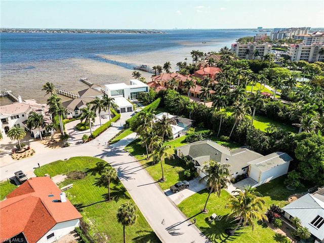 14958 Bonaire CIR, Fort Myers, FL 33908