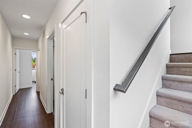 230 26th Avenue E, Seattle, WA 98112