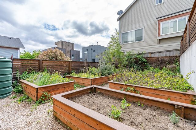 230 26th Avenue E, Seattle, WA 98112