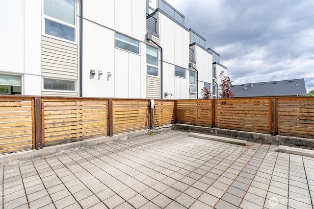 230 26th Avenue E, Seattle, WA 98112