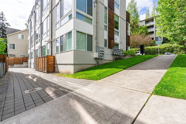 230 26th Avenue E, Seattle, WA 98112