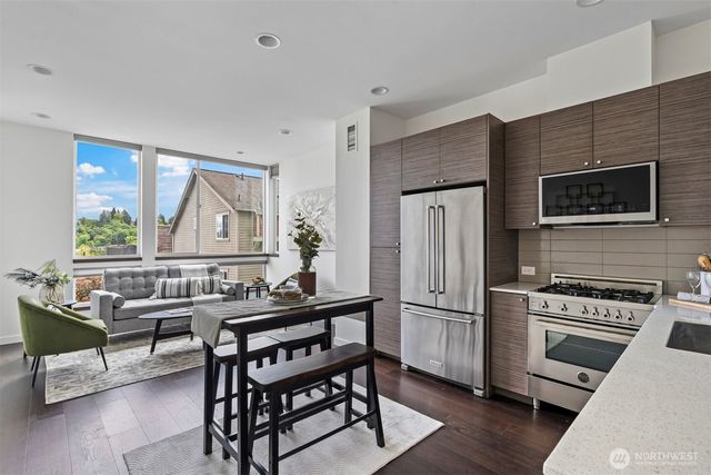 230 26th Avenue E, Seattle, WA 98112