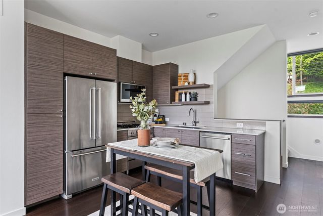 230 26th Avenue E, Seattle, WA 98112