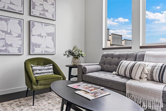 230 26th Avenue E, Seattle, WA 98112