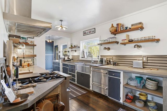 520 Ocean View Avenue, Santa Cruz, CA 95062