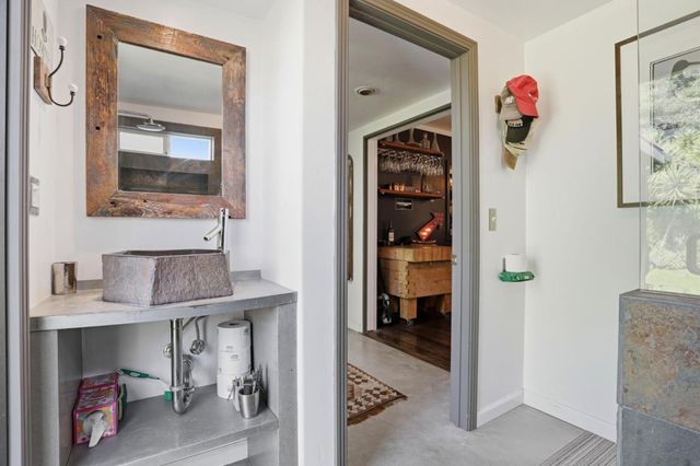 520 Ocean View Avenue, Santa Cruz, CA 95062