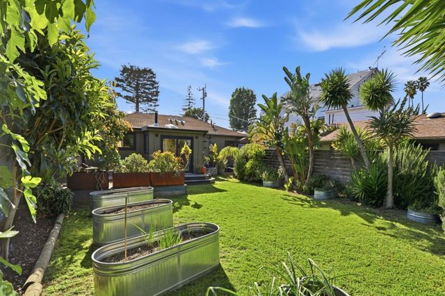 520 Ocean View Avenue, Santa Cruz, CA 95062