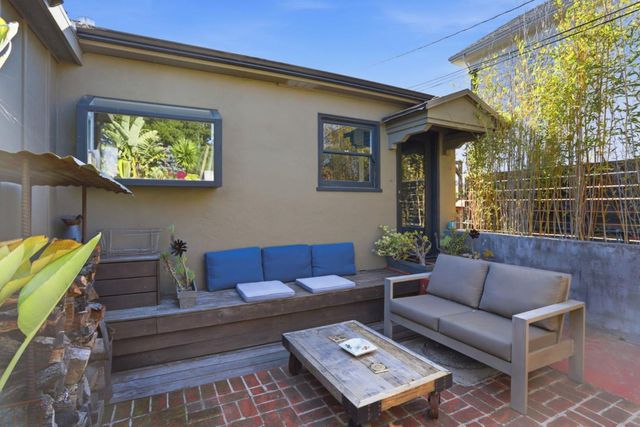 520 Ocean View Avenue, Santa Cruz, CA 95062