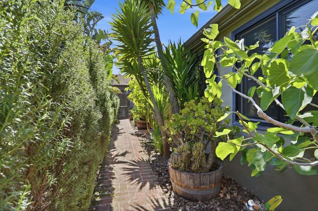 520 Ocean View Avenue, Santa Cruz, CA 95062