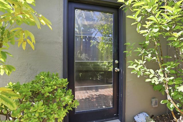 520 Ocean View Avenue, Santa Cruz, CA 95062