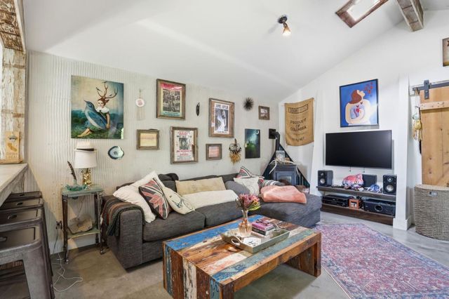 520 Ocean View Avenue, Santa Cruz, CA 95062
