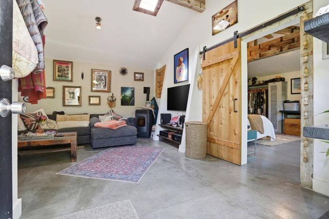520 Ocean View Avenue, Santa Cruz, CA 95062
