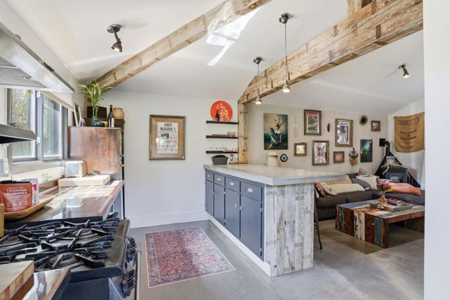 520 Ocean View Avenue, Santa Cruz, CA 95062