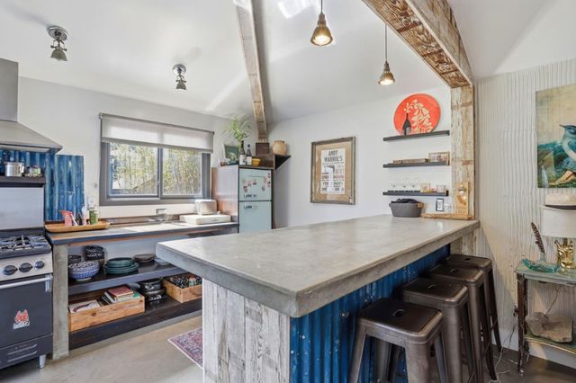 520 Ocean View Avenue, Santa Cruz, CA 95062