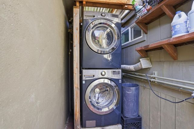 520 Ocean View Avenue, Santa Cruz, CA 95062