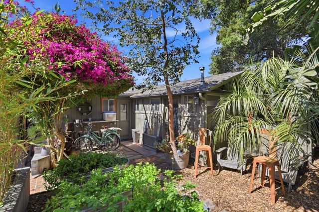 520 Ocean View Avenue, Santa Cruz, CA 95062
