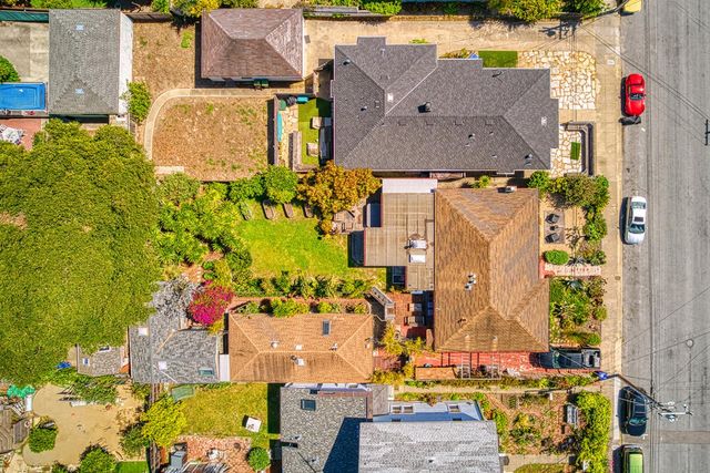 520 Ocean View Avenue, Santa Cruz, CA 95062