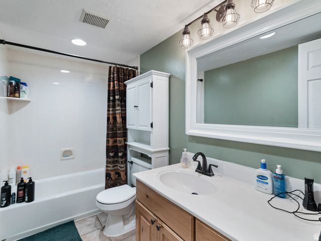 581 E DORTHEA WAY, North Salt Lake, UT 84054