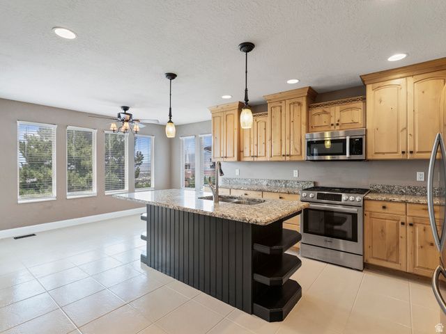 581 E DORTHEA WAY, North Salt Lake, UT 84054