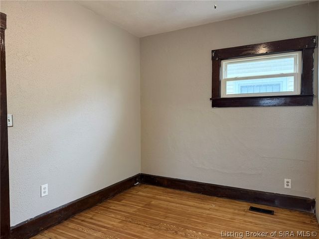 240 Clay Street, New Albany, IN 47150