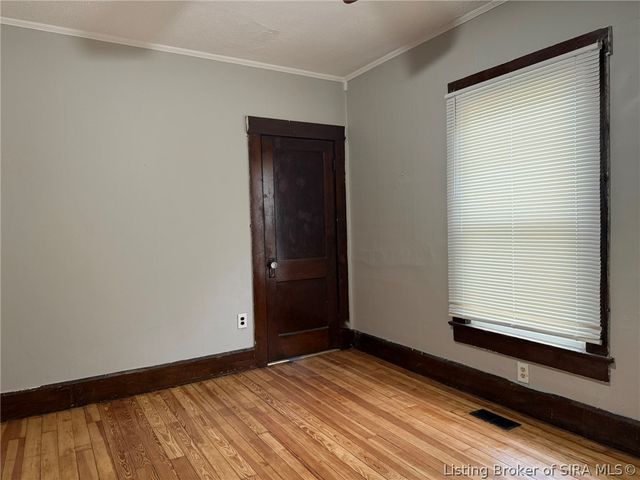 240 Clay Street, New Albany, IN 47150