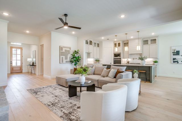 336 Slimp Bluff, Azle, TX 76020