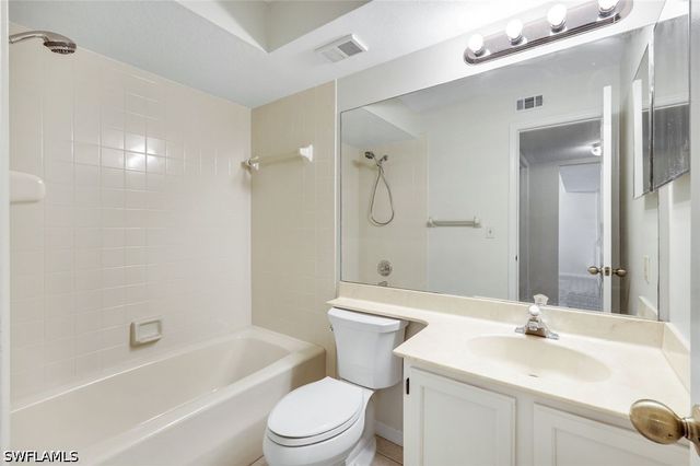 9580 Victoria LN 205, Naples, FL 34109