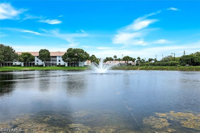 9580 Victoria LN 205, Naples, FL 34109