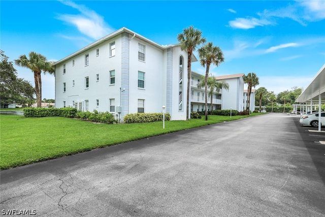 9580 Victoria LN 205, Naples, FL 34109