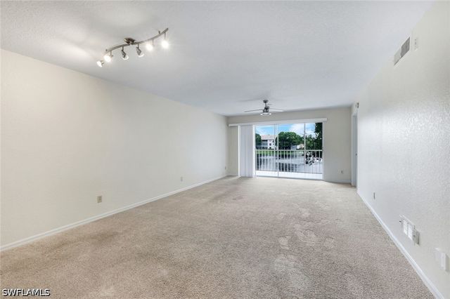 9580 Victoria LN 205, Naples, FL 34109