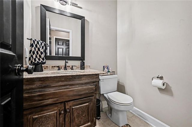 8008 Park Ridge Drive, Parkville, MO 64152