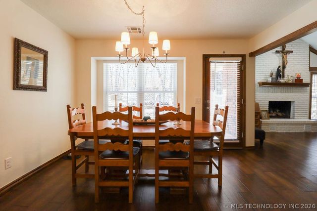 4200 Rustic Road, Sand Springs, OK 74063